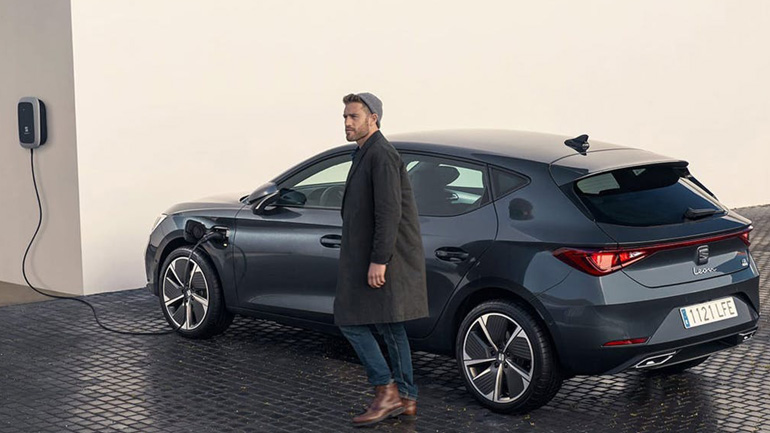 To Leon e-Hybrid έχει 64 χιλιόμετρα ηλεκτρικής αυτονομίας